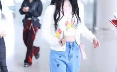 国产一卡2卡3卡4卡影视果冻